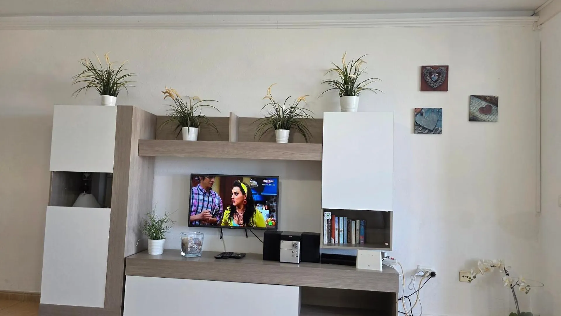 Apartment Jacaranda Close To The Beach, Sea-View, Pool, Wifi, Sat-Tv アロナ